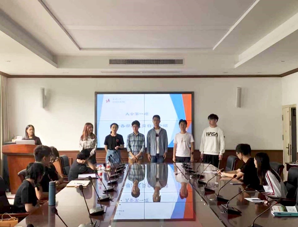 1568968693105957.jpg 1568968693105957.jpg